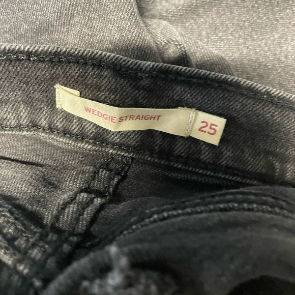Levi’s jeans wedgie straight black gray women’s size 25 high rise button fly - Picture 3 of 4